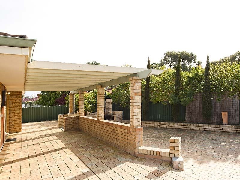 7 Rakoa Place, Cooloongup WA 6168