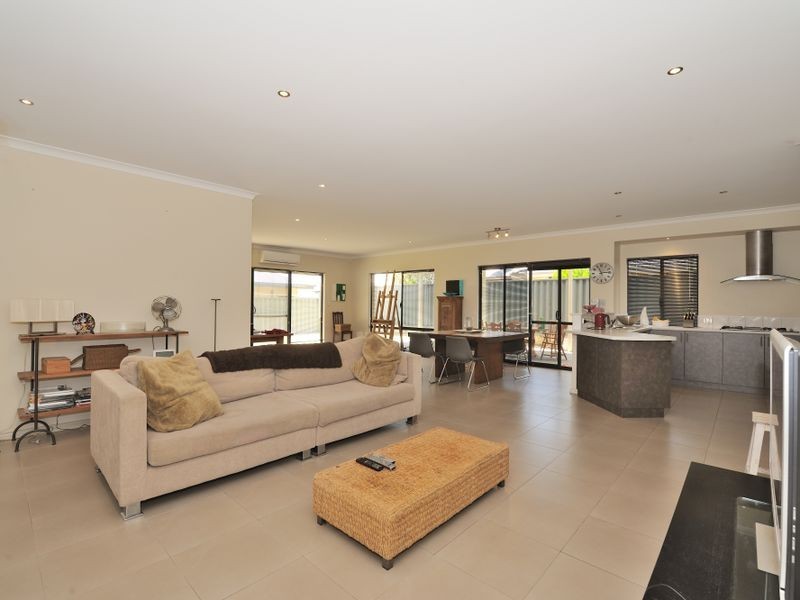 54 Marlin Way, Singleton WA 6175