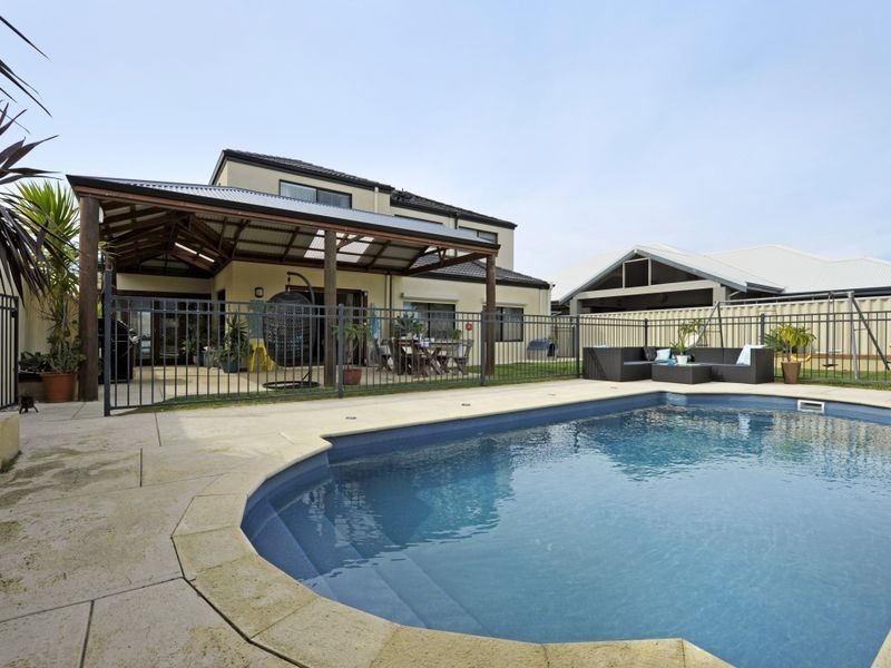 4 Lowlands Crescent, Secret Harbour WA 6173