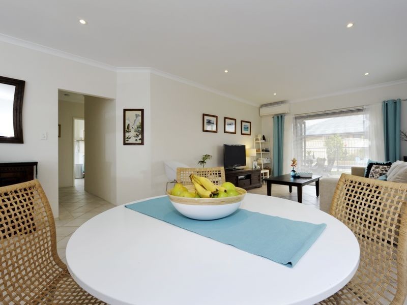 4 Lowlands Crescent, Secret Harbour WA 6173