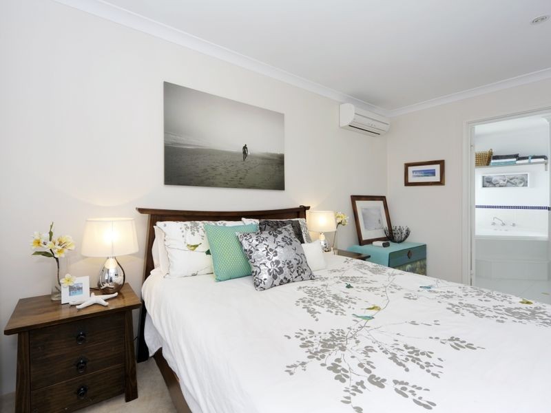 4 Lowlands Crescent, Secret Harbour WA 6173