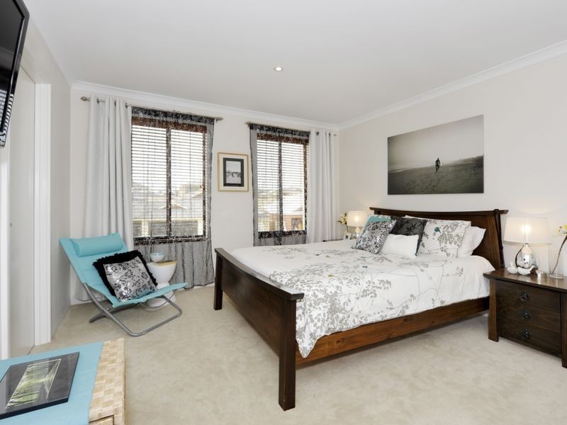 4 Lowlands Crescent, Secret Harbour WA 6173