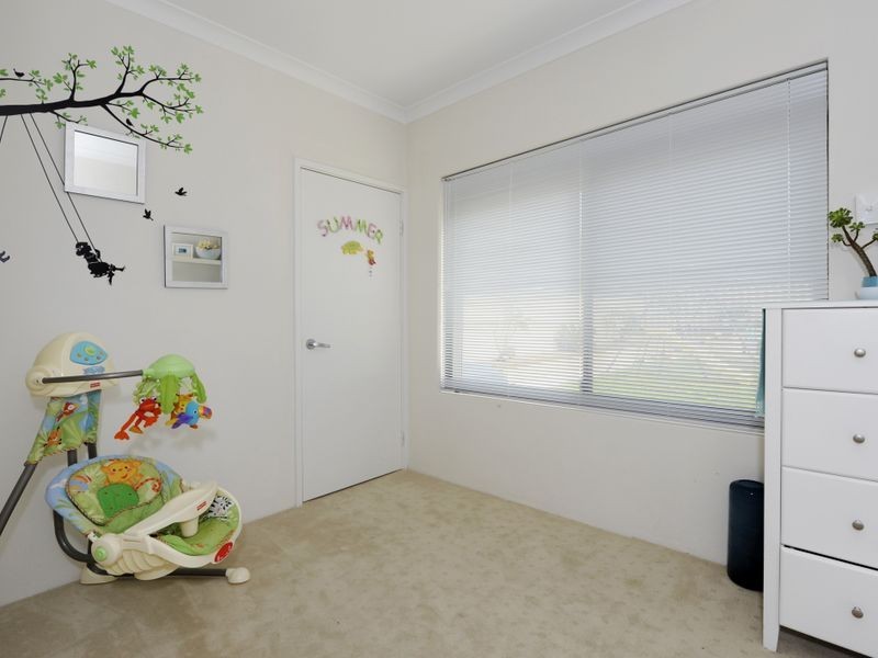 4 Lowlands Crescent, Secret Harbour WA 6173