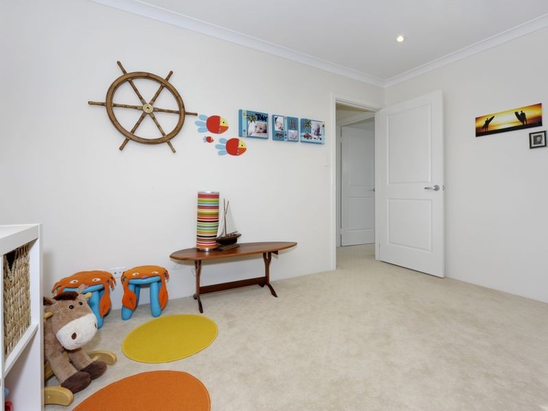 4 Lowlands Crescent, Secret Harbour WA 6173