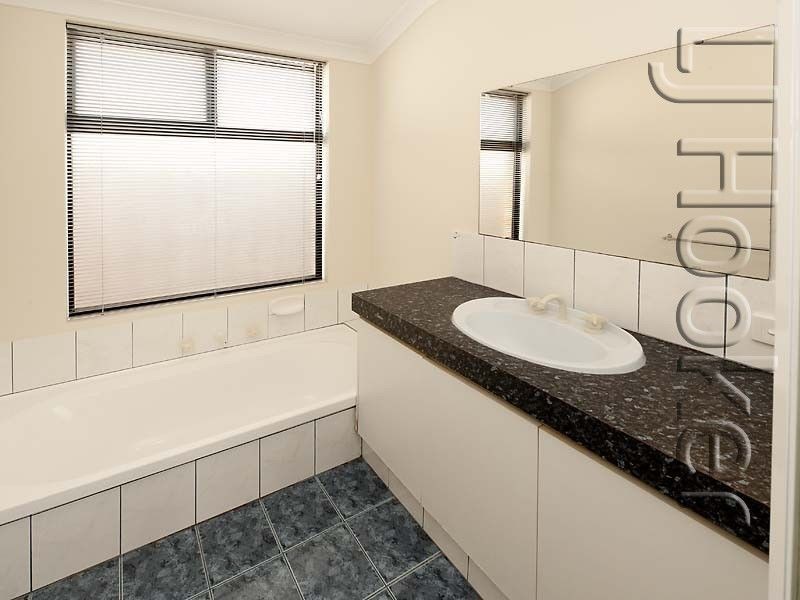 31 Santa Cruz Parkway, Secret Harbour WA 6173