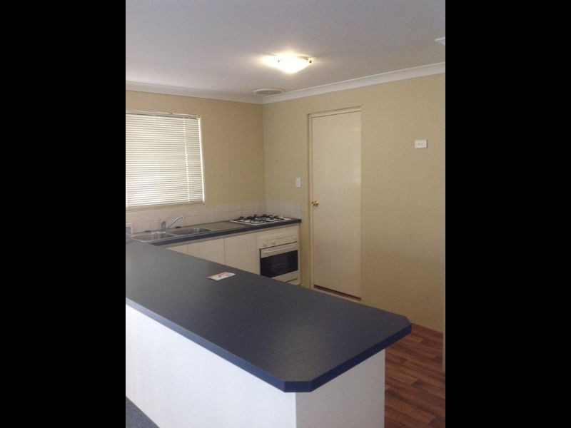 13 Excelsior Meander, Warnbro WA 6169