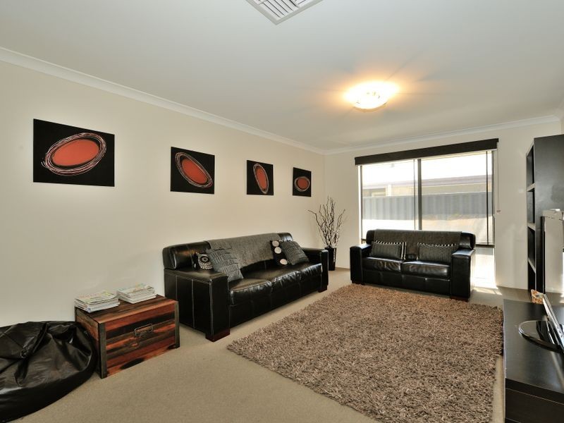 8 River Gums Boulevard, Baldivis WA 6171