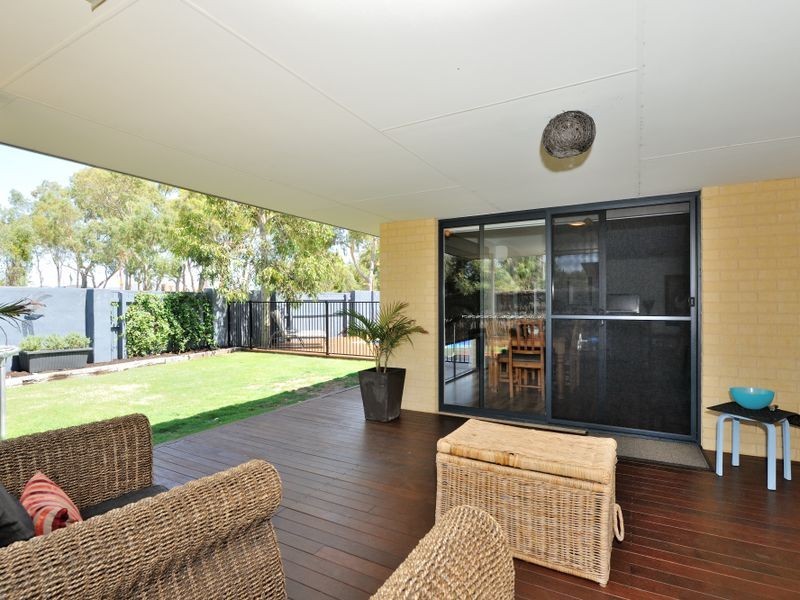 8 River Gums Boulevard, Baldivis WA 6171
