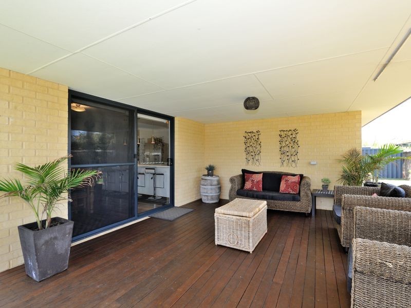 8 River Gums Boulevard, Baldivis WA 6171