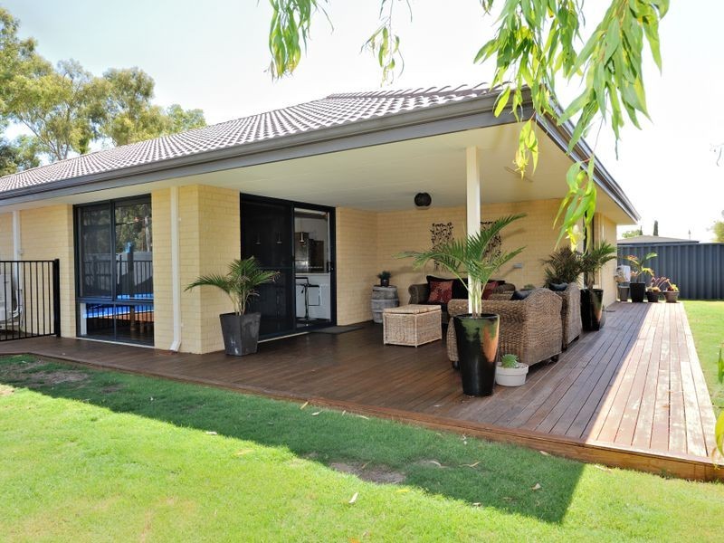8 River Gums Boulevard, Baldivis WA 6171
