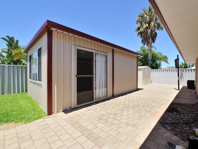 16 Balleroy Place, Port Kennedy WA 6172