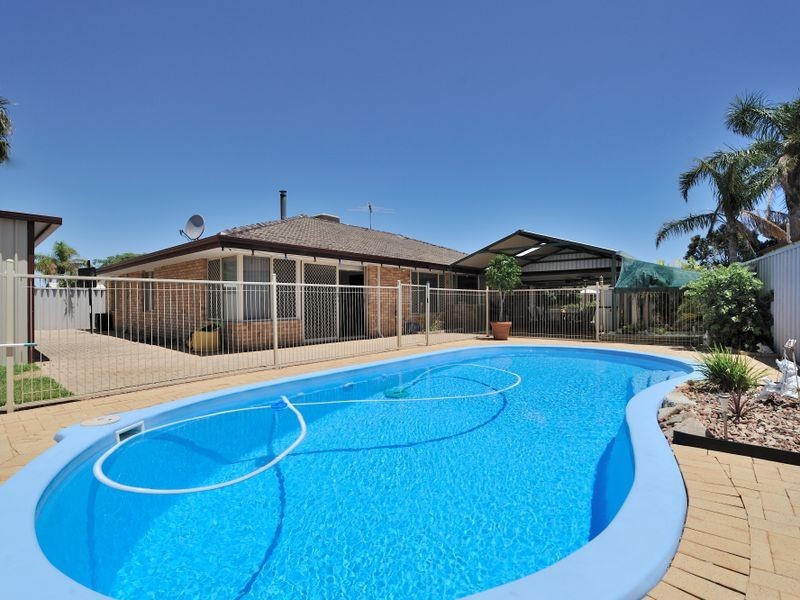 16 Balleroy Place, Port Kennedy WA 6172