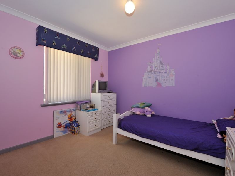 16 Balleroy Place, Port Kennedy WA 6172