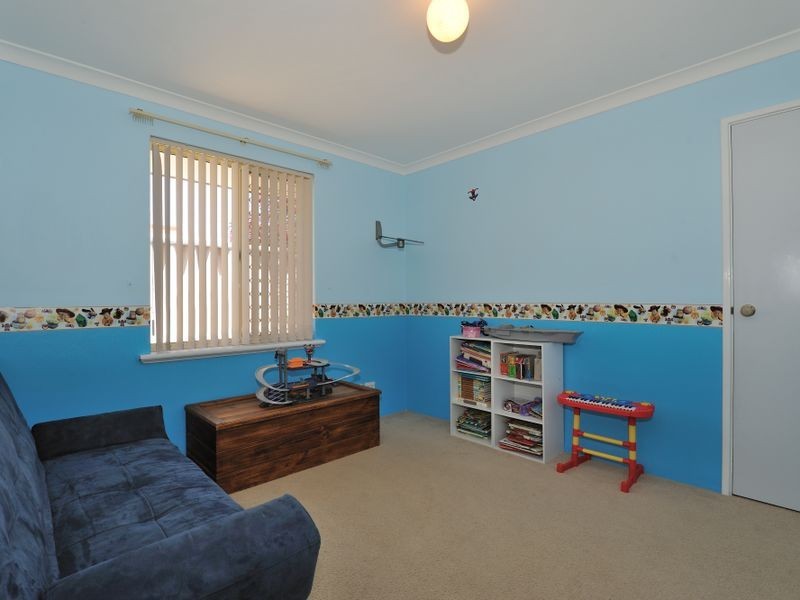 16 Balleroy Place, Port Kennedy WA 6172