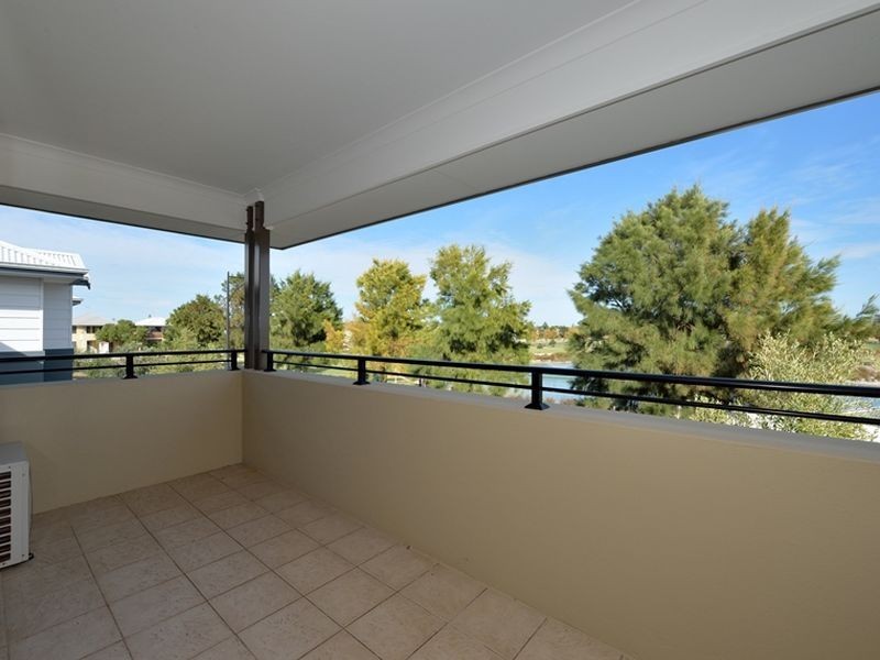 60 Waterfront Parkway, Shoalwater WA 6169