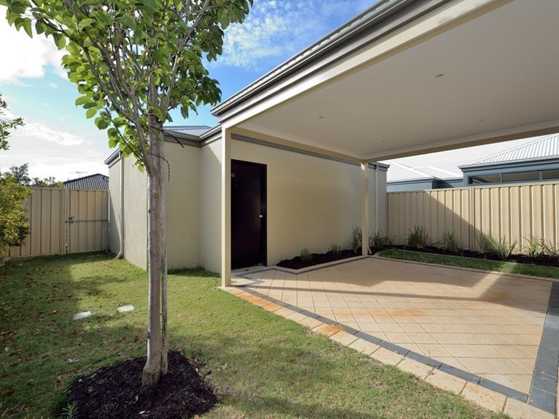 60 Waterfront Parkway, Shoalwater WA 6169
