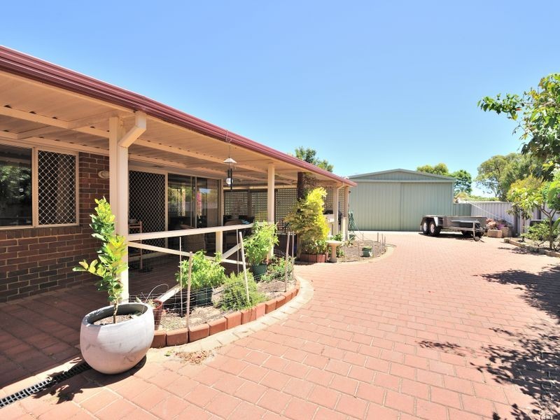 9 Fairway Place, Cooloongup WA 6168