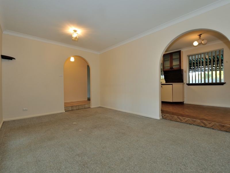 8 Holcombe Road, Warnbro WA 6169