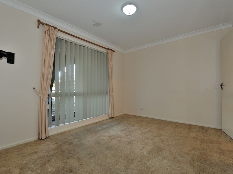 8 Holcombe Road, Warnbro WA 6169