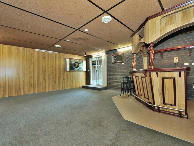 8 Holcombe Road, Warnbro WA 6169