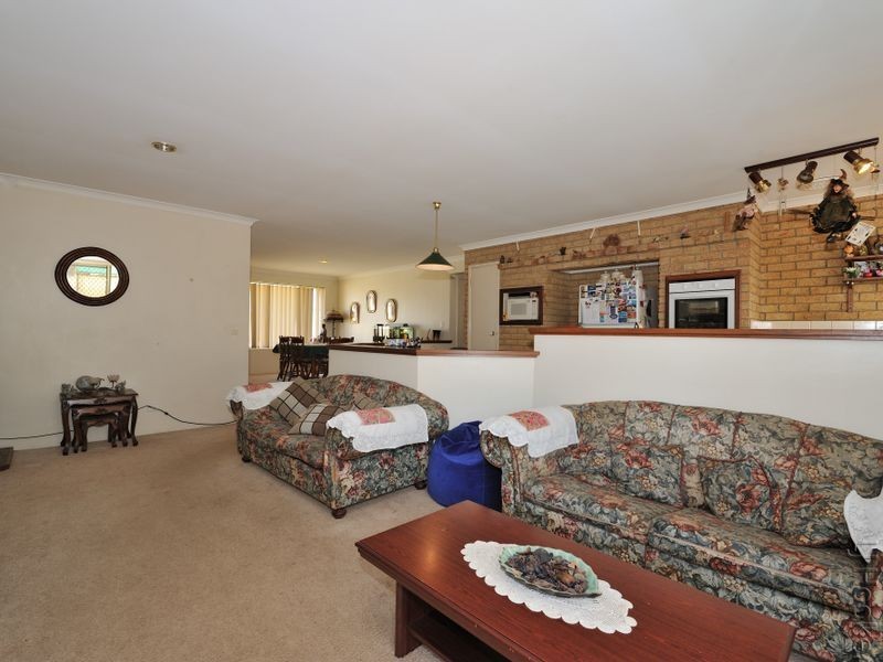 41 Woodbridge Drive, Cooloongup WA 6168