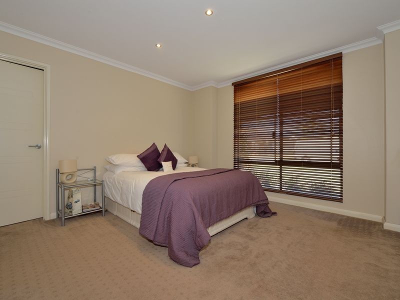 43 Three Bears Loop, Secret Harbour WA 6173