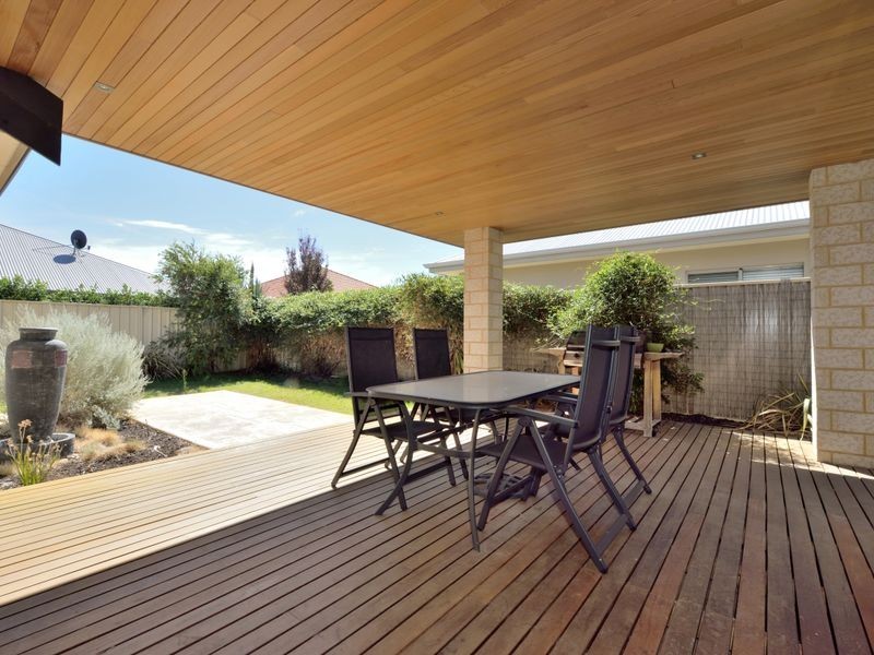 43 Three Bears Loop, Secret Harbour WA 6173