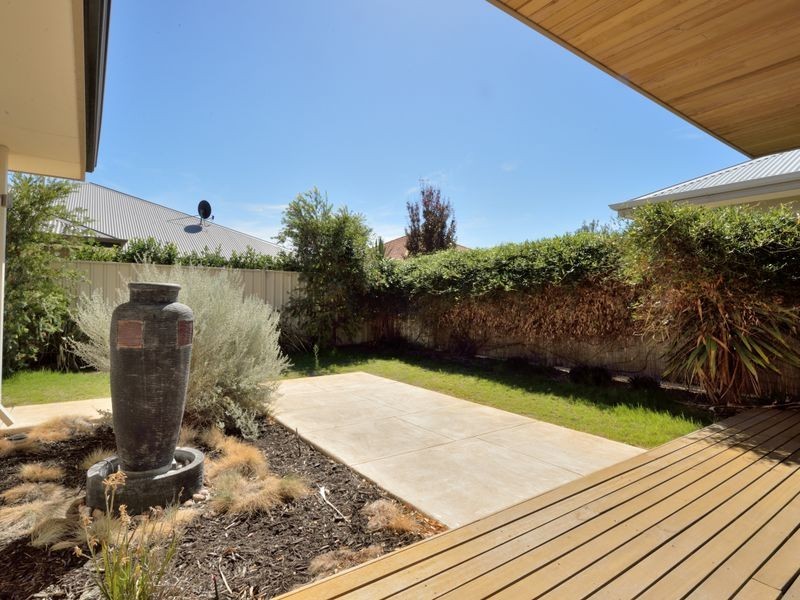 43 Three Bears Loop, Secret Harbour WA 6173