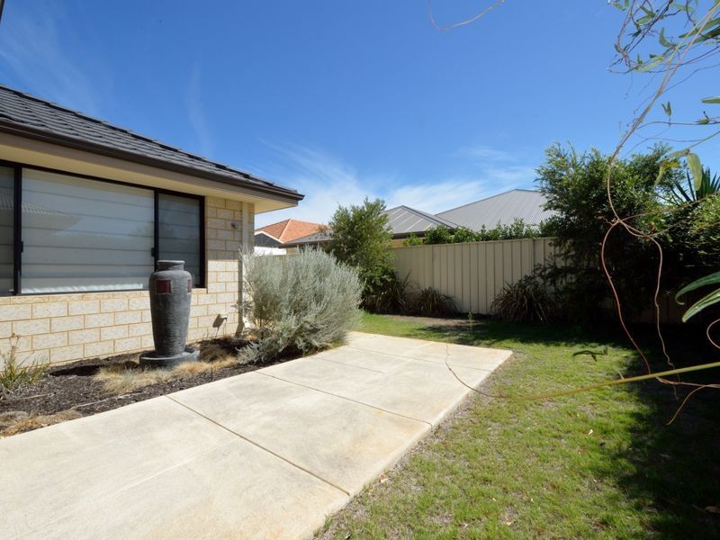 43 Three Bears Loop, Secret Harbour WA 6173