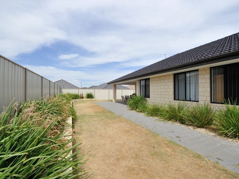 6 Lastovo Lane, Secret Harbour WA 6173