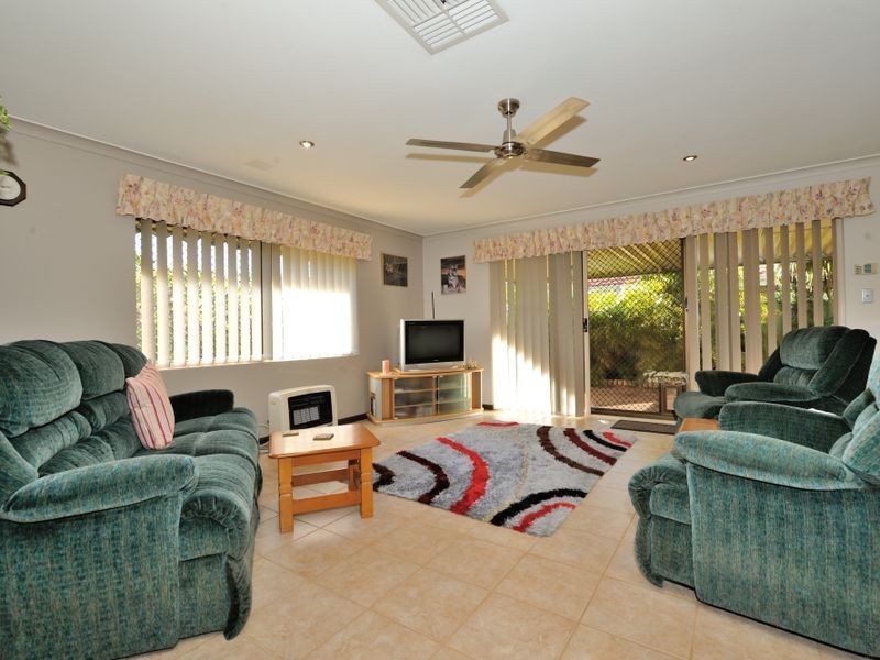 4 Trafalgar Gardens, Port Kennedy WA 6172