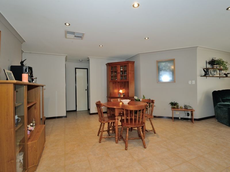 4 Trafalgar Gardens, Port Kennedy WA 6172