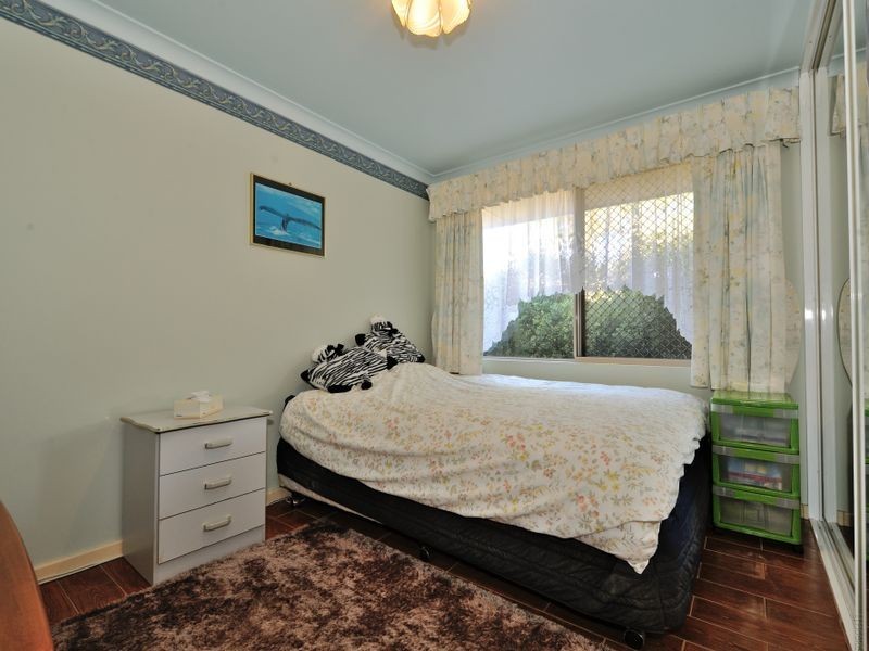 4 Trafalgar Gardens, Port Kennedy WA 6172