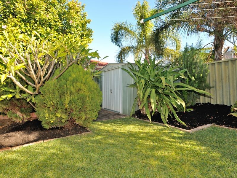 4 Trafalgar Gardens, Port Kennedy WA 6172