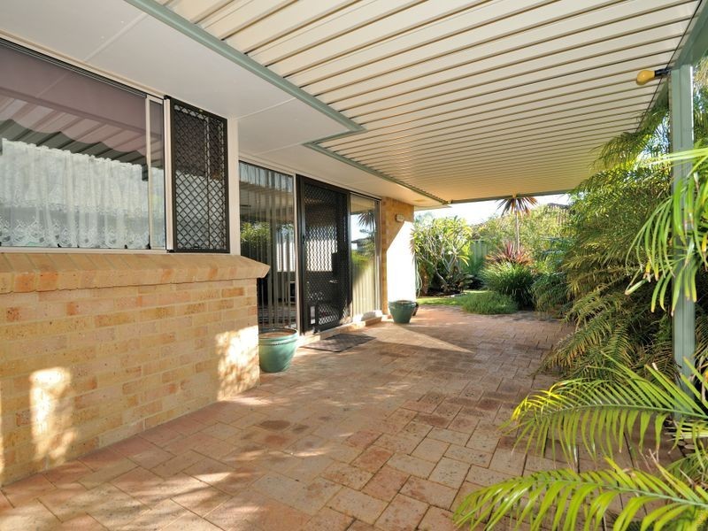 4 Trafalgar Gardens, Port Kennedy WA 6172