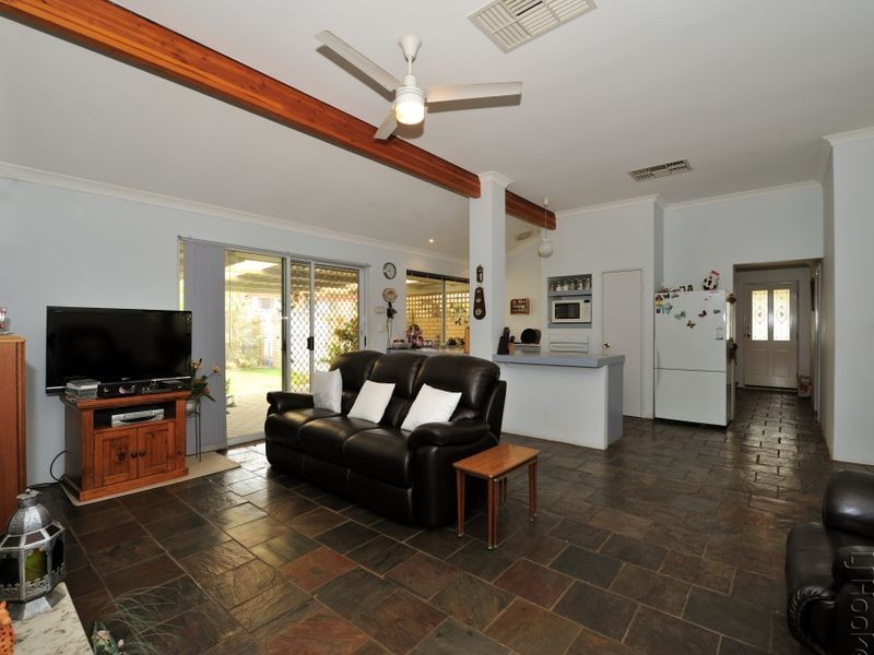 11 Canterbury Terrace, Meadow Springs WA 6210