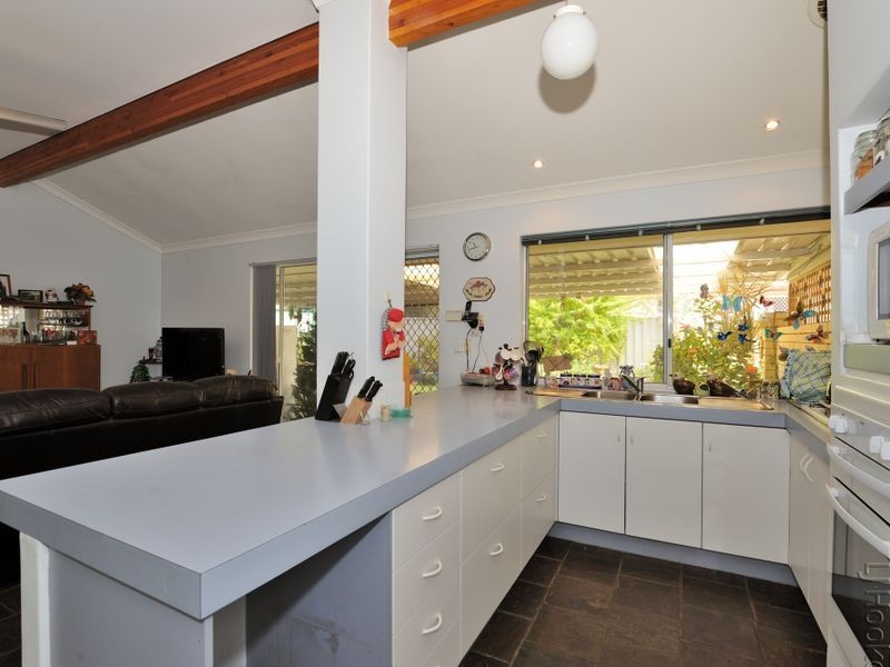 11 Canterbury Terrace, Meadow Springs WA 6210