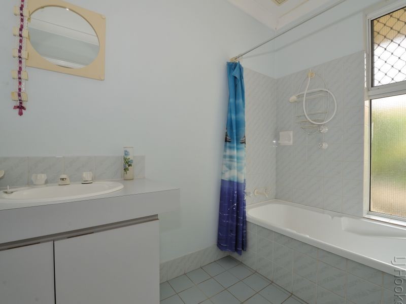 11 Canterbury Terrace, Meadow Springs WA 6210