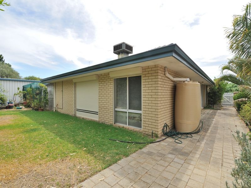 11 Canterbury Terrace, Meadow Springs WA 6210
