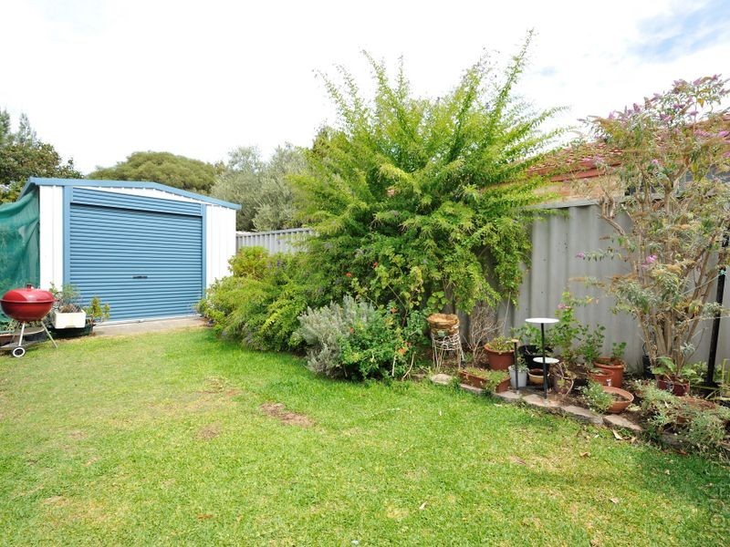 11 Canterbury Terrace, Meadow Springs WA 6210