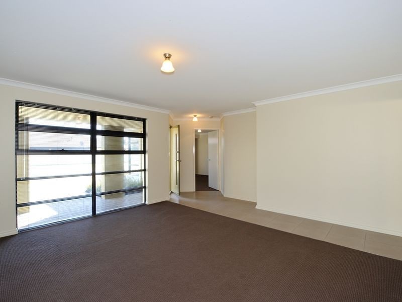 27 Frenchmans Crescent, Secret Harbour WA 6173