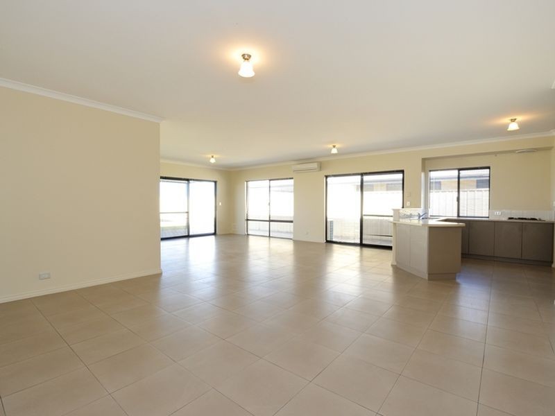 27 Frenchmans Crescent, Secret Harbour WA 6173