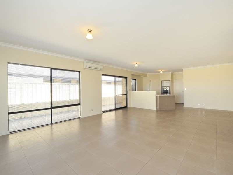 27 Frenchmans Crescent, Secret Harbour WA 6173