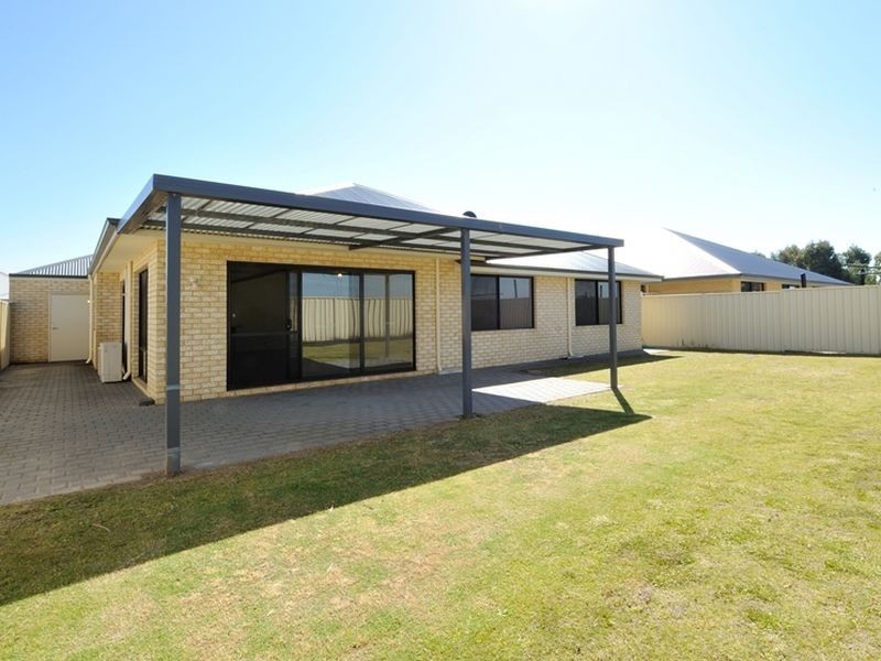 27 Frenchmans Crescent, Secret Harbour WA 6173