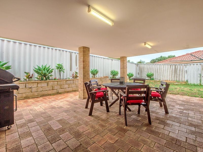 19 Narooma Close, Waikiki WA 6169