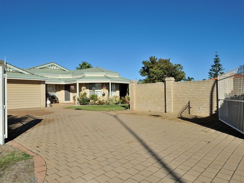 705 Safety Bay Road, Warnbro WA 6169