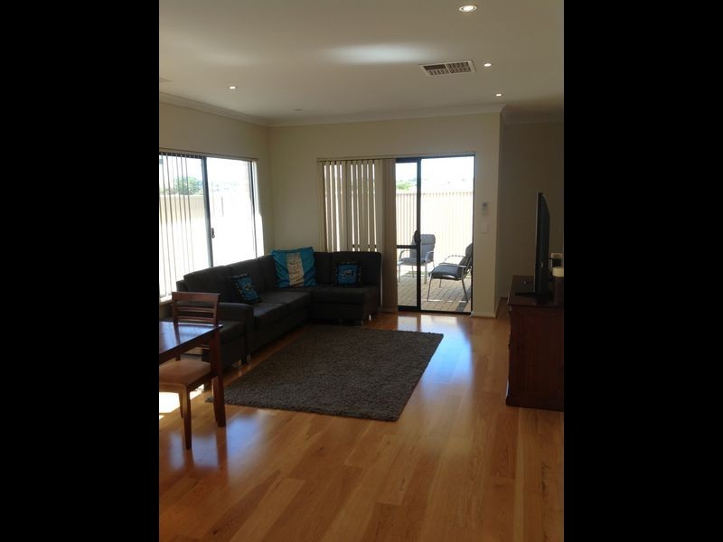 7 Swanbourne Avenue, Secret Harbour WA 6173