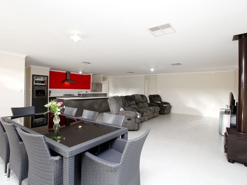 3 Rememberance Drive, Baldivis WA 6171