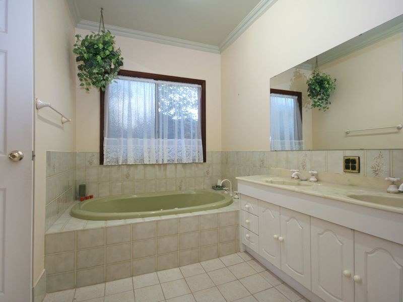 7 Vista Avenue, Rockingham WA 6168