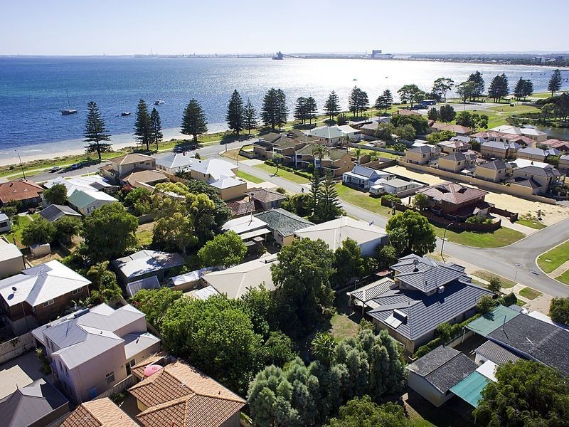 7 Vista Avenue, Rockingham WA 6168